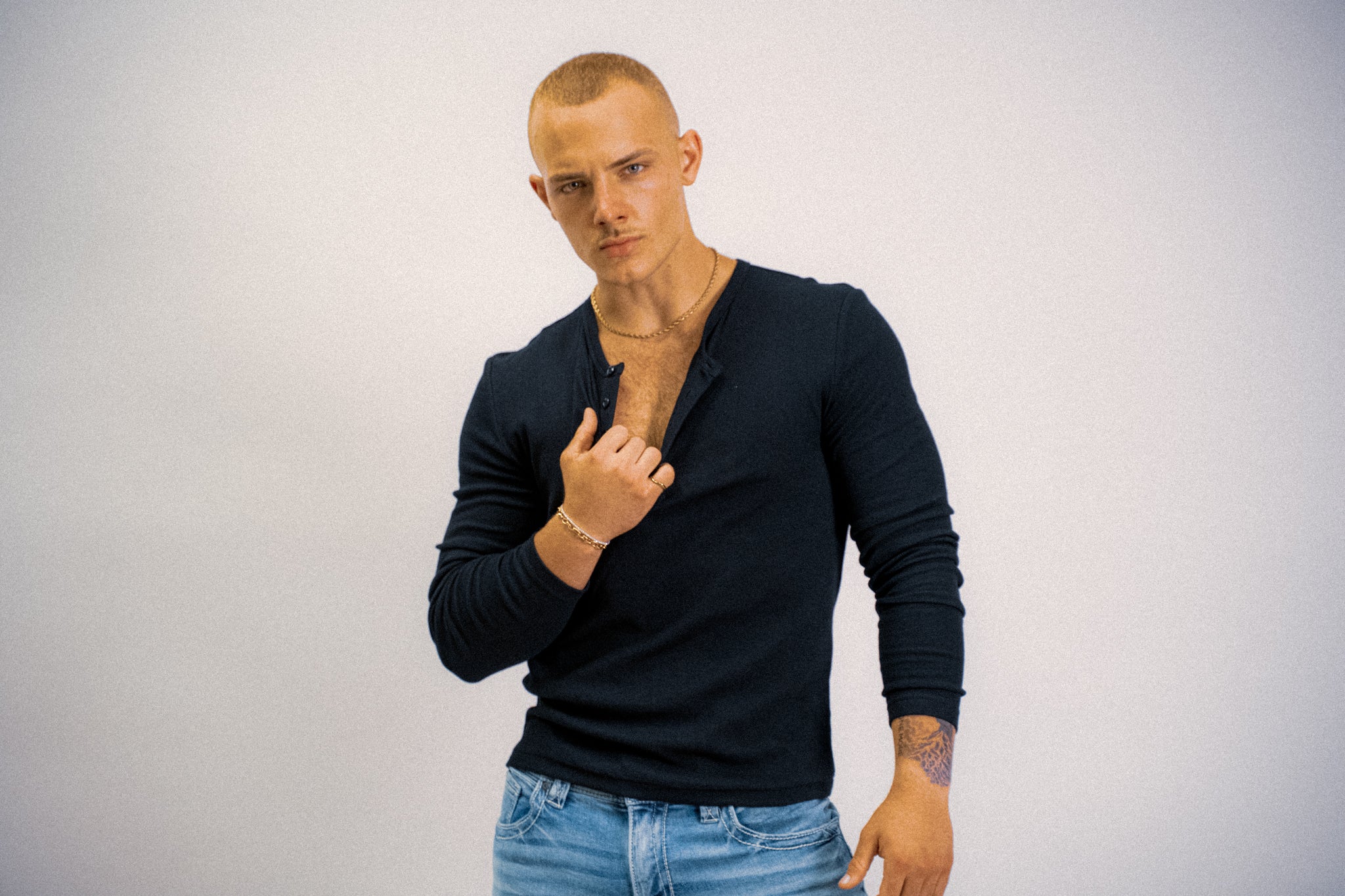 Men’s long sleeve Henley  Onyx black